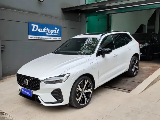 VOLVO XC60 2.0 T8 RECHARGE ULTIMATE DARK AWD GEARTRONIC